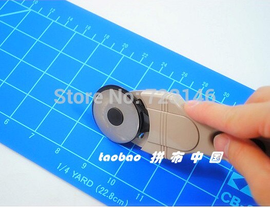 Kai N5045 45mm Rotary Cutter 5045 Soft Comfort Hand Grip Special Finger Grips For Right Left hand Use Pressure Sensitive Blade