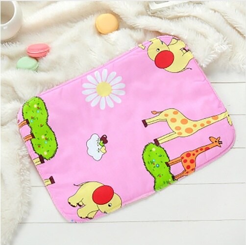 Pañales estampados de 24x35cm para niños, ropa para cochecito de bebé, cama impermeable, capa reutilizable, Alfombra de aluminio, orina, 5 uds.