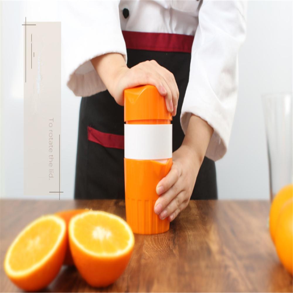 Portable Manual Citrus Juicer for Orange Lemon Fruit Squeezer 300ML Orange Juice Cup Child Outdoor Potable Juicer Machine