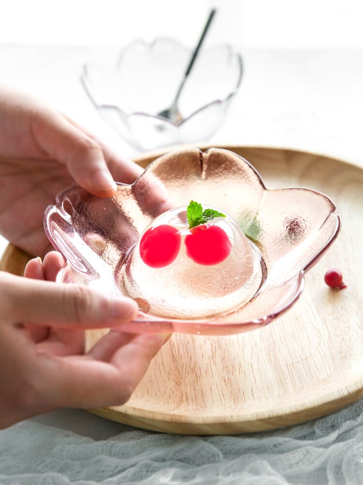 Tallerken med glasblomster, gylden kantplade, japansk kirsebærblomst lyserød glassmagsskål, underkop, snack, dessertskål