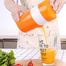Draagbare Handmatige Citruspers Oranje Citroen Fruit Juicer 300ml Sinaasappelsap Cup Kind Gezond Leven Drinken Juicer