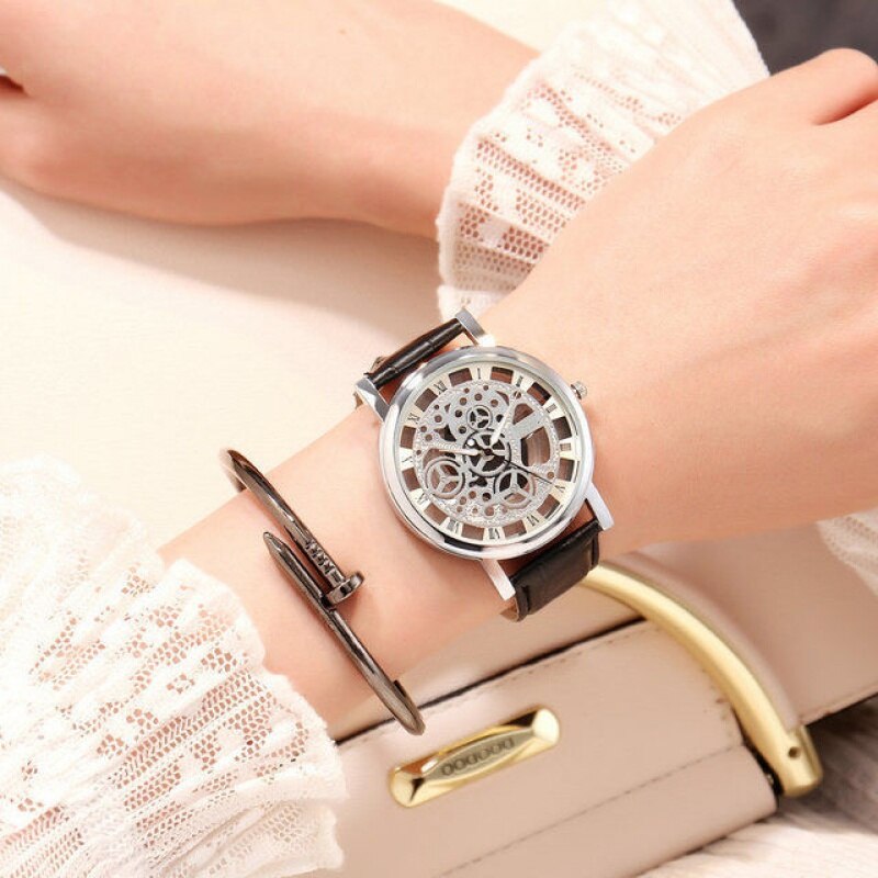 Lederen Quartz Vrouwen Horloge Hollow Out Horloge Casual Luxe Horloge Voor Vrouwen Novel Romeinse Cijfers Zegarek Damski