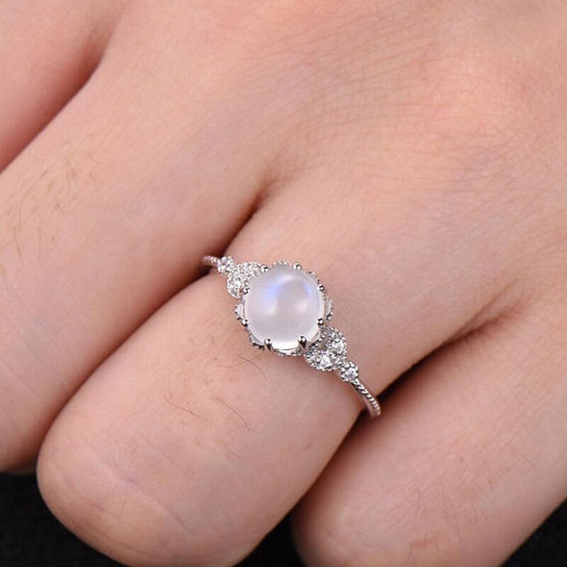 Grote Antieke Punk Sieraden Maansteen Ringen voor Vrouwen Vintage Tibetaanse Ring Water White Stone Ring Vrouwelijke Mode-sieraden