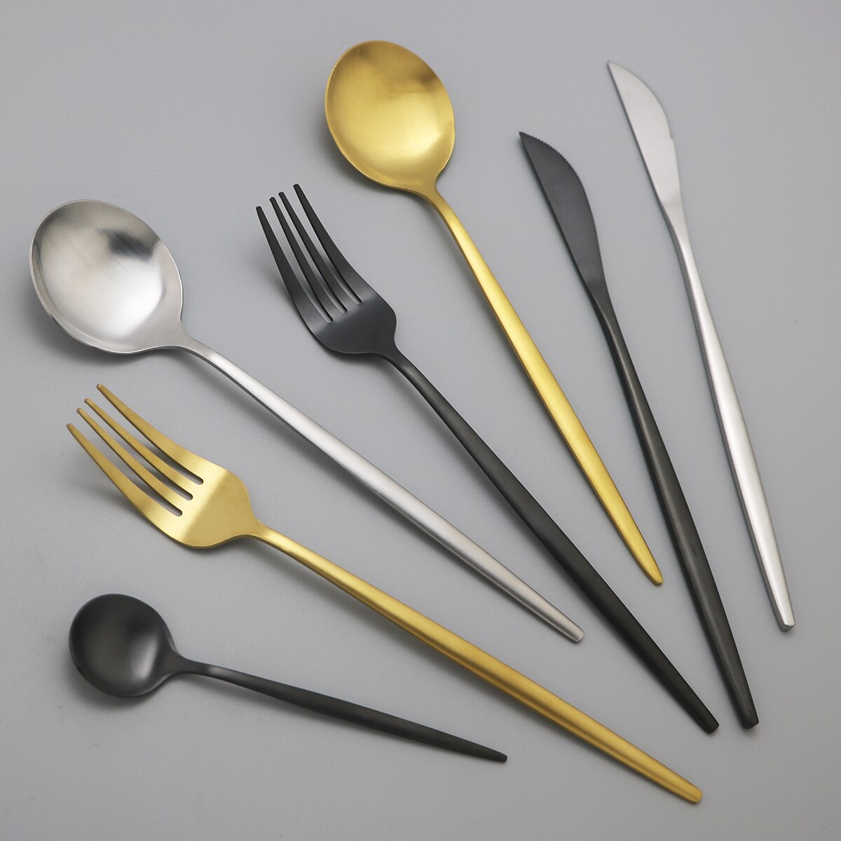 16 stk sort service bestiksæt kniv te middagsske gaffel guld rustfrit stål køkkenbestik servisesæt