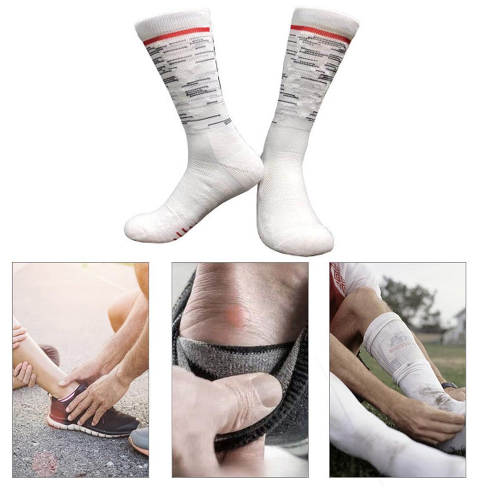 1 Pair of Outdoor Sports Socks Running Training Basketball Socks Ergonomic Polyester Fiber Soft Socks for Men over