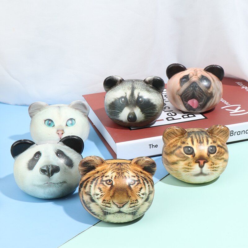 Gesimuleerde kleurenprint panda hoofd langzaam stuiterend dierenhoofd decompressie speelgoed