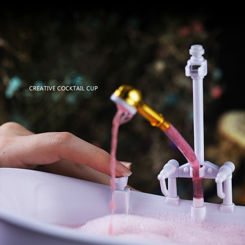 Restaurant White Bathtub Shape Cocktail Glass Milkshake Cold Drink Plastic Cup Water Spray Container Bar Drink Cup Funny Glasses