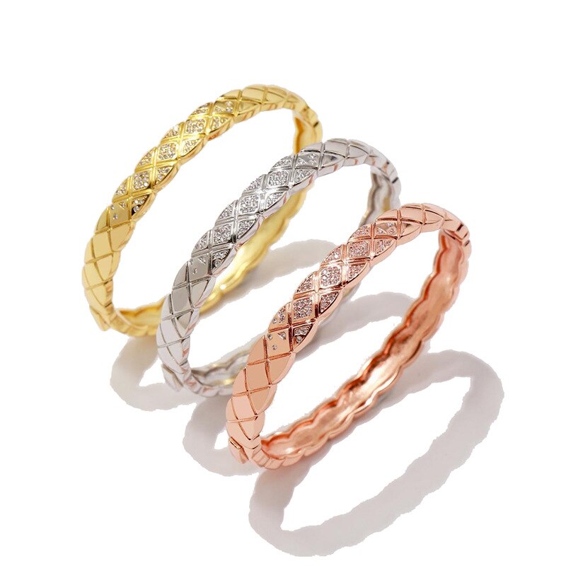 Branded bracelet jewelry independent style Exquisite simple retro diamond pattern personality style