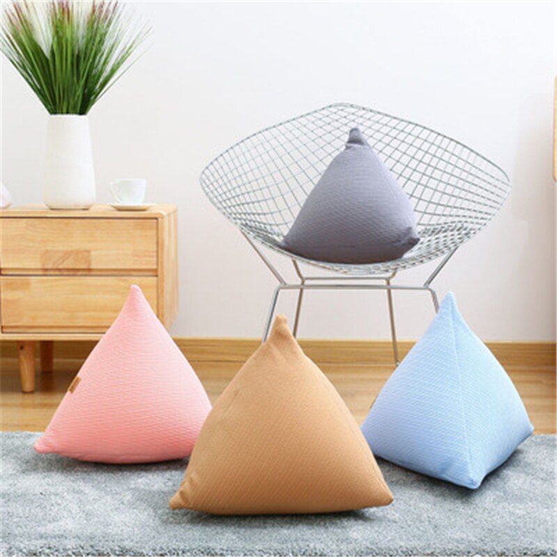 Peiduo skum trekant pute er en veldig myk dekorativ pute 40*35 cm egnet for hjemme soverom bar sofa kropp pute