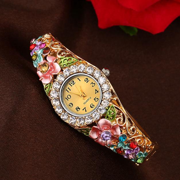 Womens Watch Women Quartz Luxury Crystal Flower Bracelet Watch Women Watches Top Brand Luxury Luxury Diamond: Pink