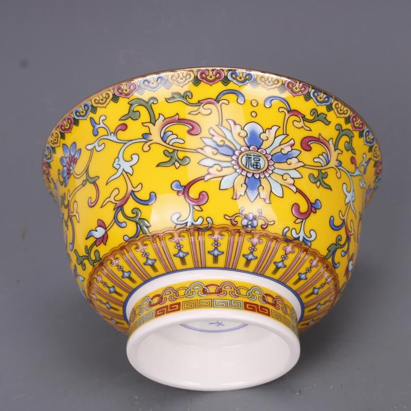 Qing Dynasty Qianlong Yellow Ground Pastel Enamel Pattern Bowl Antique Crafts Porcelain Household Chinese Antique Ornaments