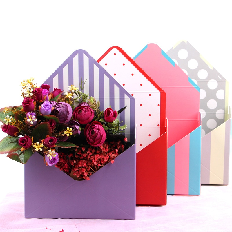 Envelope Flower Boxes Bouquet Box Hand Holds Folding Floral Bouquet Paper Box Romantic Wedding Flower Paper Holder Decor