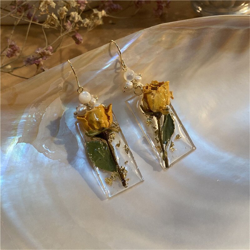 AOMU, pendientes de rosas naturales barrocas dulces, pendientes largos de perlas de hoja de oro Vintage, pendientes de flor eterna epoxi para de chica y mujer: A