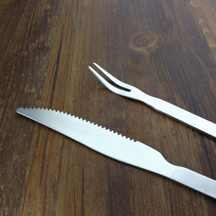 1 sæt rustfrit stål grill gaffel kniv sæt stegt fårekød langt håndtag anti picnic redskaber spisestel hængende rør  kv 077