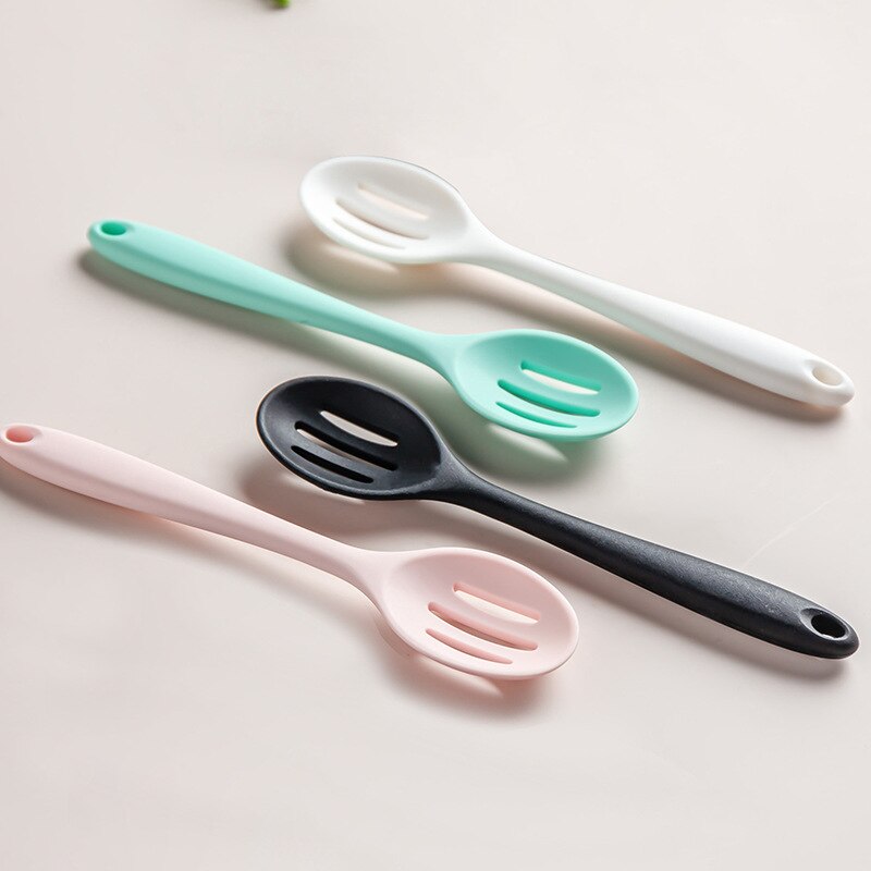 1Pcs Filter Spoon Heat Resistant Non-Stick Cooking Strainer Colander Long Handle Durable Silicone Heat Resistant Kitchen Tool