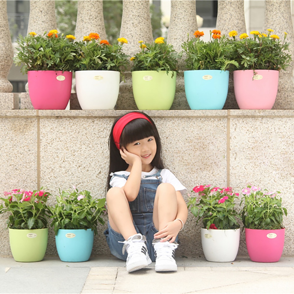 Fargerik selvvanning blomsterpotte fargerik plast blomsterpotte moderne dekorative planter pott hjemmekontor skrivebord dekorasjon