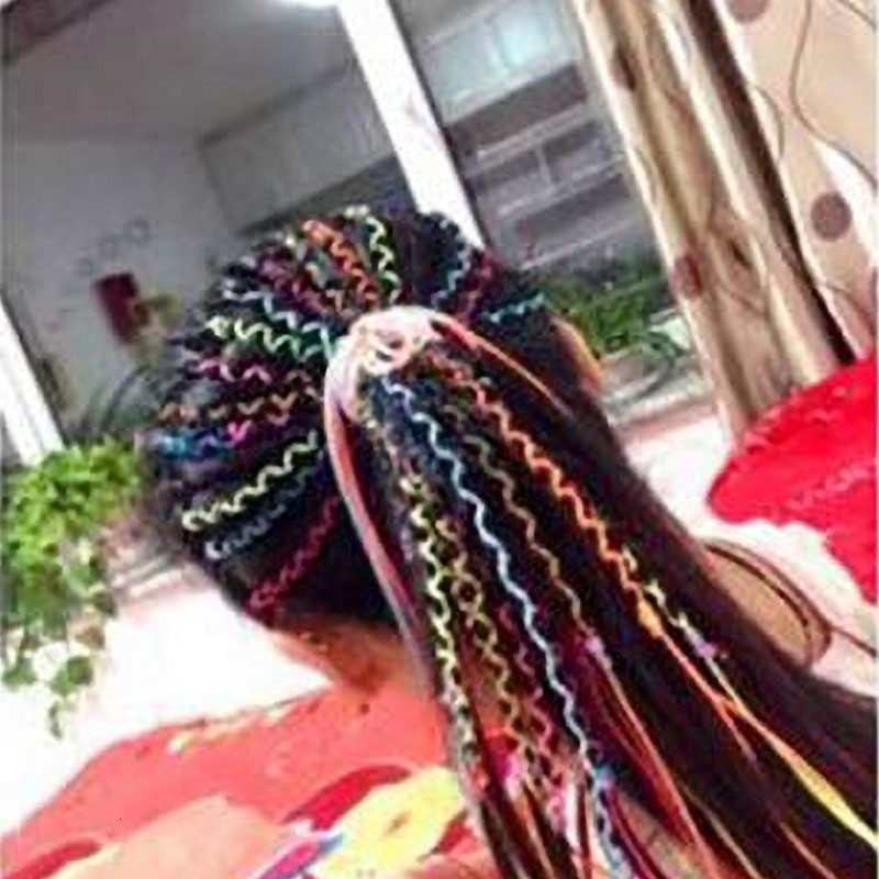 Le vieux jeu du doigt amusant torsion chaîne arc-en-ciel couleur corde chaîne avec enfants macramé cordon Ztringz arc-en-ciel
