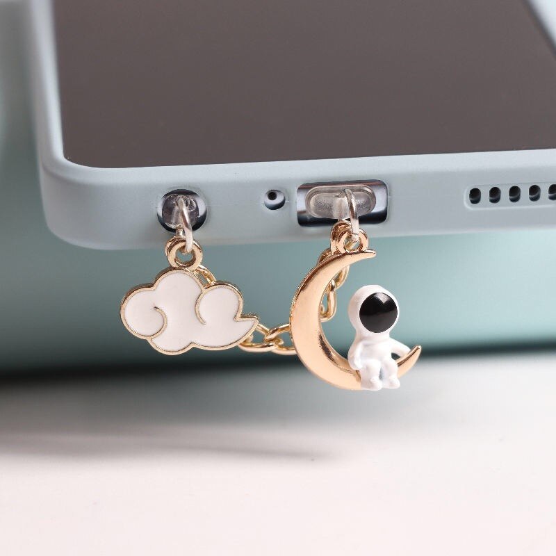Astronaut dust plug charm cute charging port anti-dust plug kawaii usb type c plug for iphone headphones jack stopper cap pendant