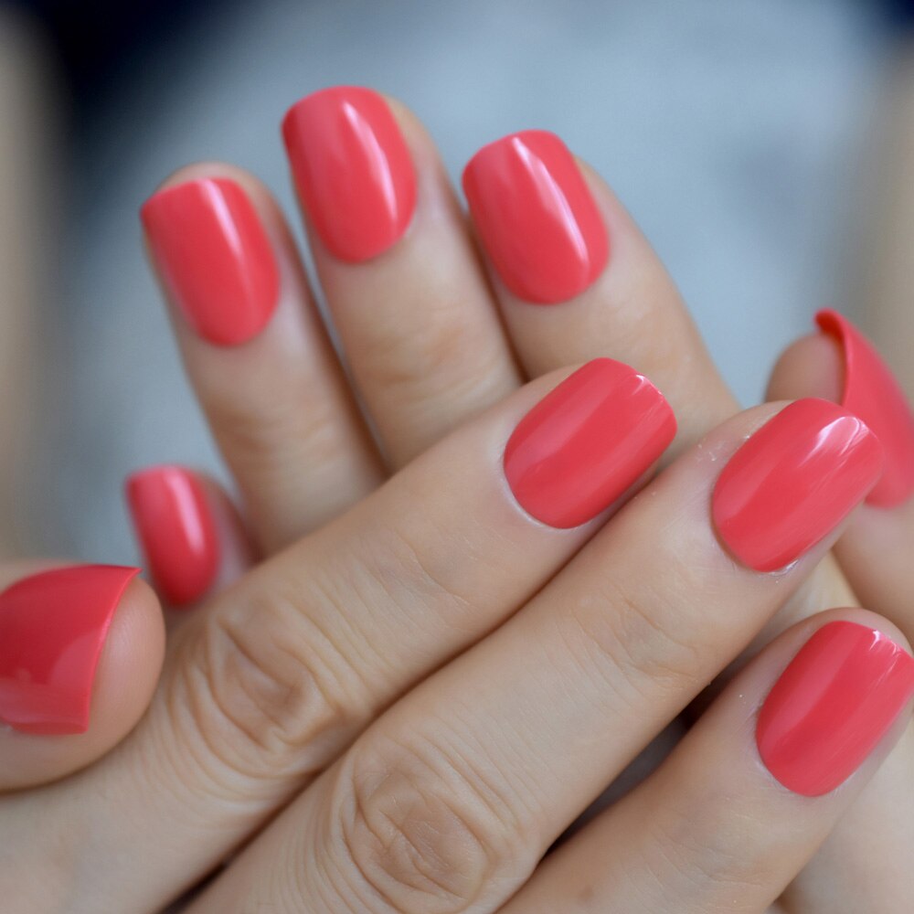 Pointe rouge néon presse courte sur ongles Squoval brillant faux ongles tête carrée couleur conseils pour un usage quotidien 24