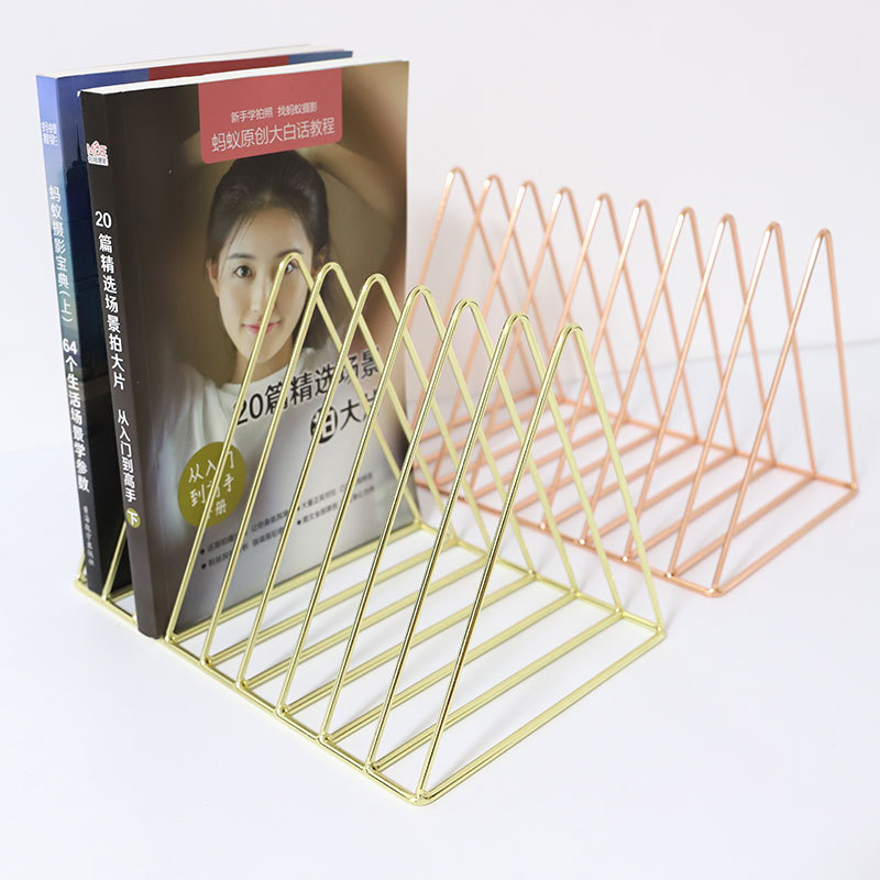 Nordisk jern kunst magasinholder ni trekantede bogreoler dokumenter og bøger opbevaringsreol praktisk skrivebordsbog display rack