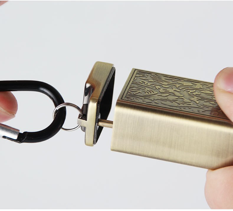 Mini Cenicero portátil viene con llavero mosquetón Cenicero de metal para exteriores