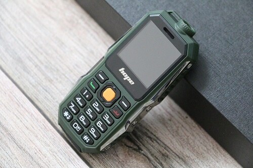 Supper Mini Rugged BT Dial Cellphone Dual Sim Free Landyard Easy Carry Flashlight Russian Key Black List Magic Voice Quick Dial: add 8G TF card / Green