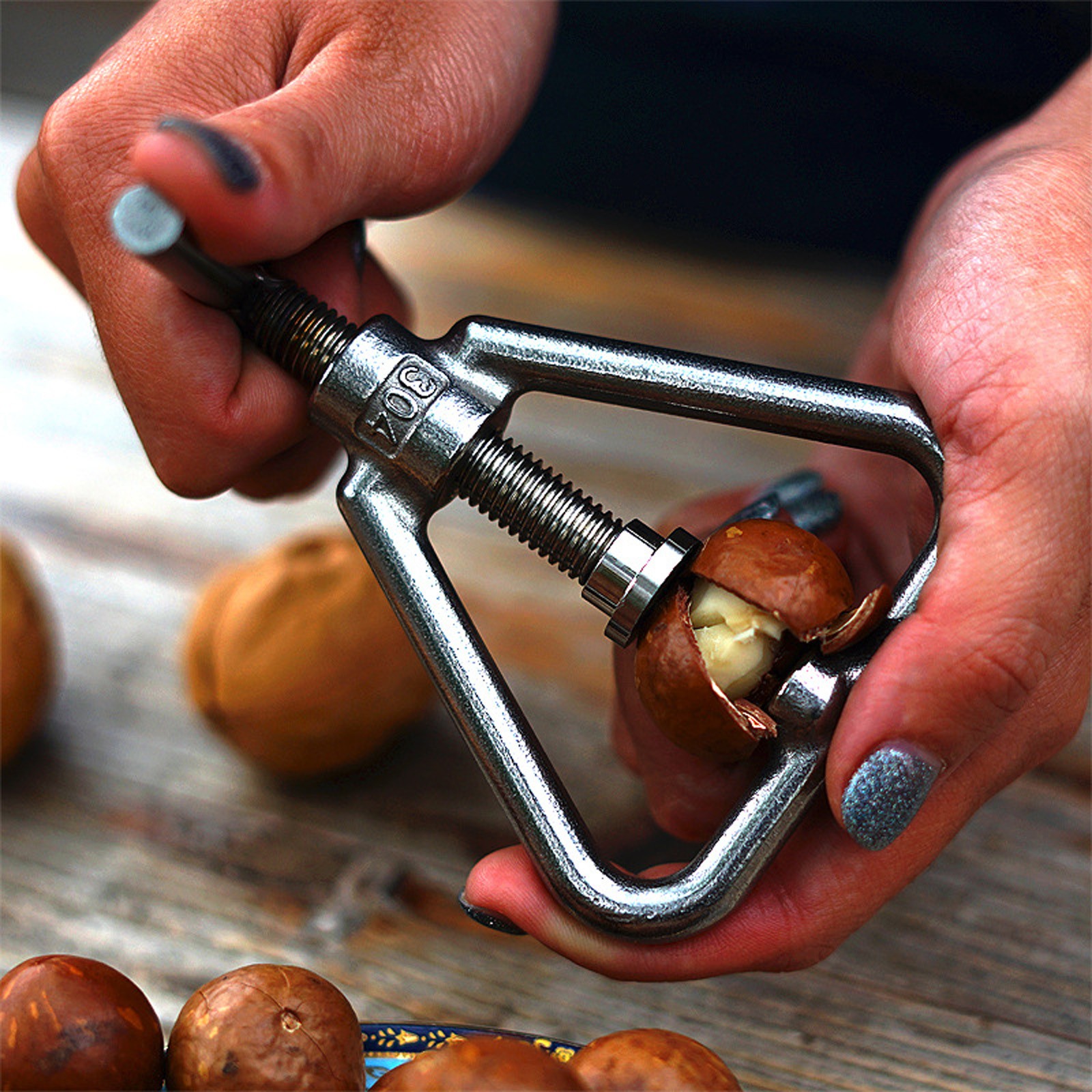 Manual Macadamia Nut Opener Nut Cracker Machine Walnut Nutcracker Nut Sheller Tool Macadamia Nut Opening Kitchen Accessories