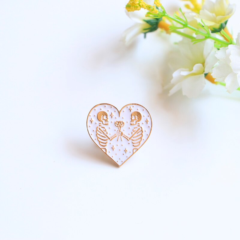 Schedel Bloem Broches Gouden Lijnen Hart Emaille Pin Voor Jongens Meisjes Revers Pin Hoed/Zak Pins Denim Jas Vrouwen broche Badge SC4516