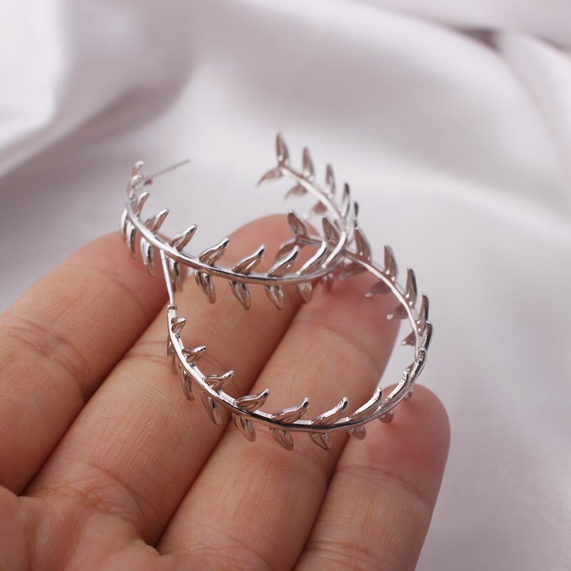 Gold Color Metal Leaf Hoop Earing Irregular Fish Bones Plant Leaves Earring Geometric Personality Earrings for Women: ES3430