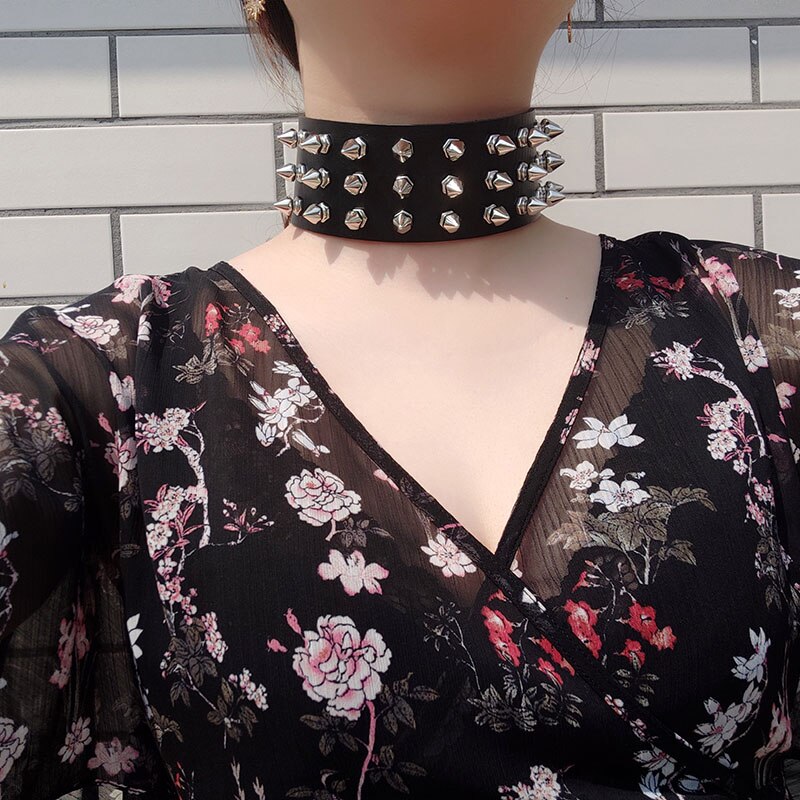 Punk PU Leather Spike Choker Necklace Women Rivets Neck&Wrist Wear Multi-purpose Funky Chockers collar lock jewelry