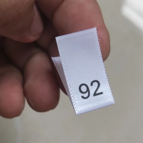 50 stks Satijn Maat Label voor baby 74 80 86 92 98 104 110 116 122 134 140 146 152 158 164 170 Print Sizing Labels: Dull