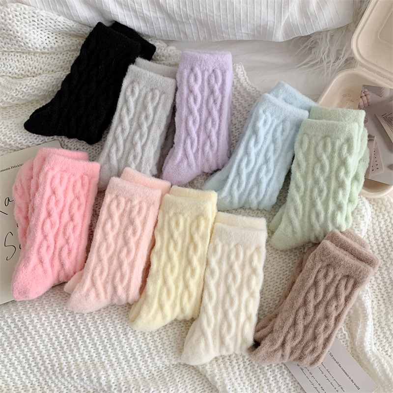 Calcetines cálidos para mujer, japonesa de invierno, calcetines mullidos de Color sólido para niñas, calcetines gruesos y bonitos para el hogar, calcetines suaves Kawaii para otoño