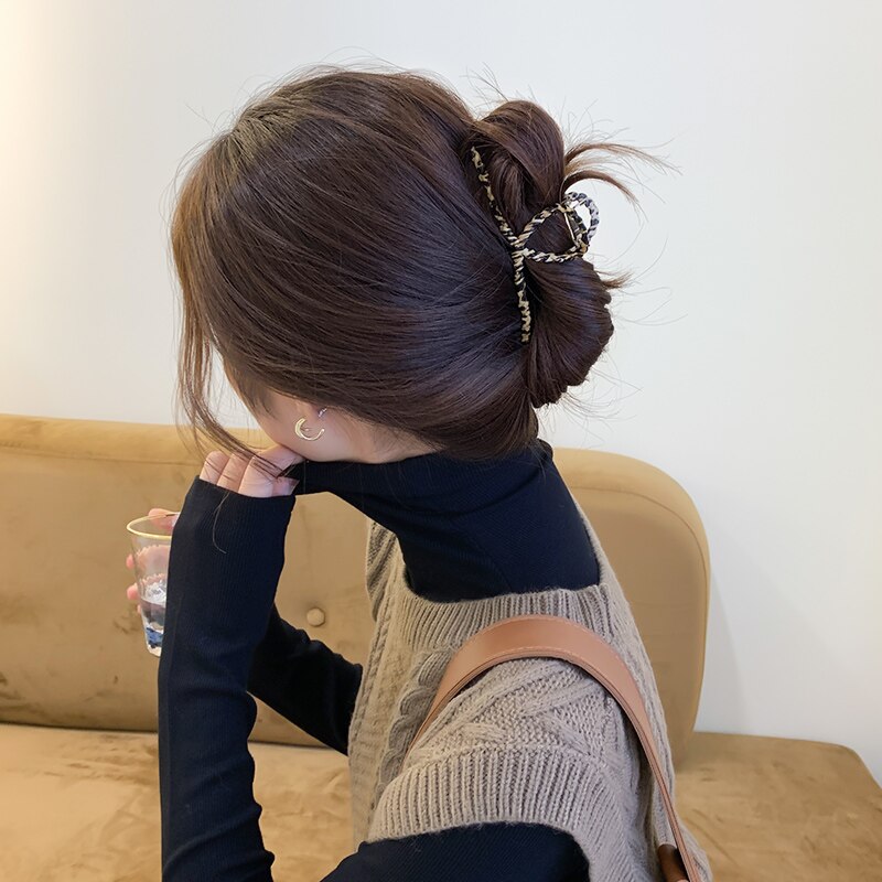 Hangzhi Koreaanse Kleurrijke Hollow Driehoek Kleine Haar Klauw Acetaat Haar Styling Clip Klem Voor Vrouwen Haar Accessoires