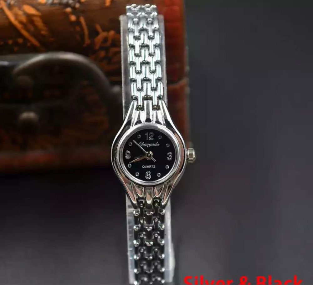 Gold Women Bracelet Watch Mujer Golden Relojes Small Dial Quartz Watch Popular Wristwatch Hour female ladies watches: Silver Black