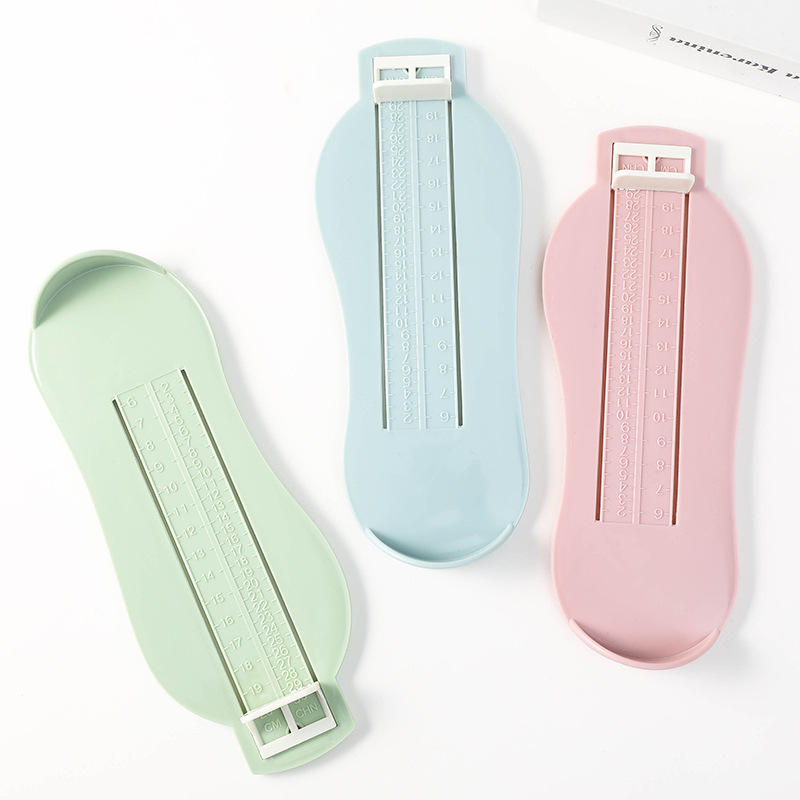 Misuratore di misura del piede 3 colori Righello del piede del bambino del bambino Taglia delle scarpe Righello di misurazione Lunghezza delle scarpe Righello di montaggio del piede crescente Misure dello strumento