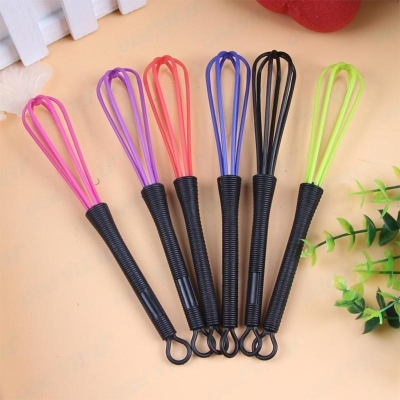 2Pcs Garde Mini Ei Roterende Ei Mixer Kloppers Ballon Platte Staaldraad Kom Schraper (Kleur Willekeurige)