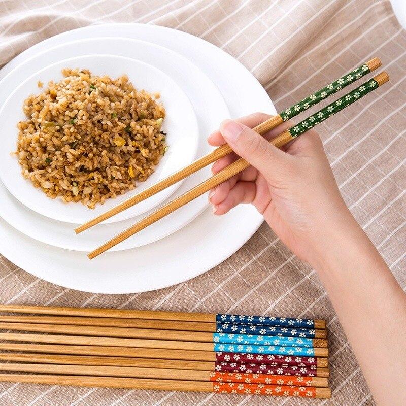 Palillos de madera clásicos chinos reutilizables, palillos de bambú Natural hechos a mano tradicionales, utensilios de cocina para Sushi, 2 pares