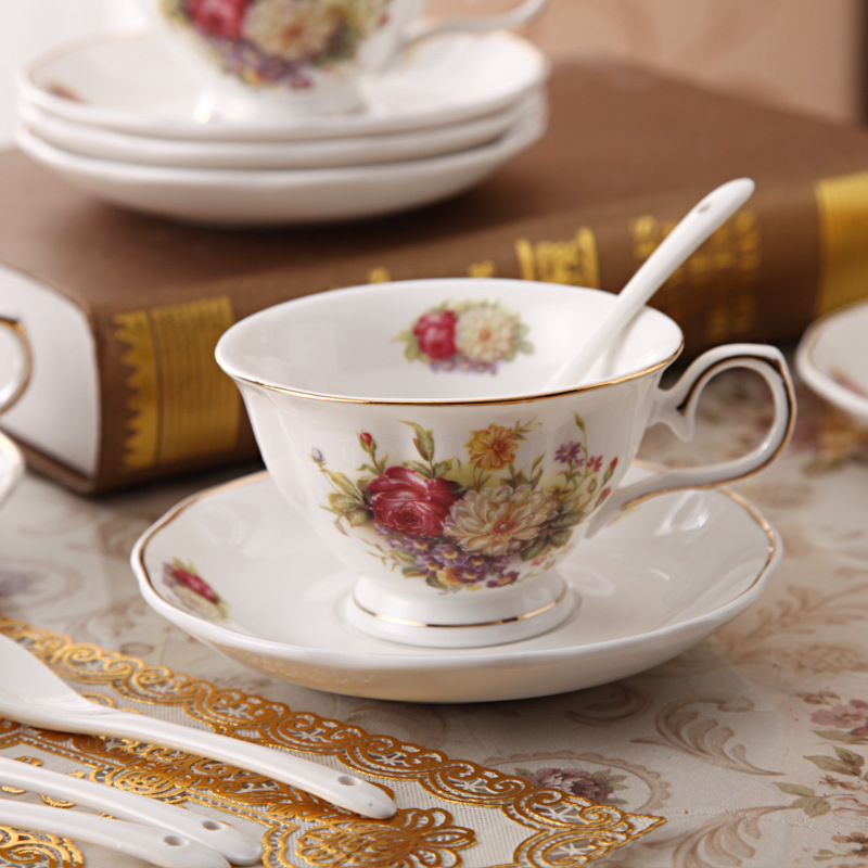 Style européen du nord Royal première classe en céramique porcelaine tasse à café ensemble tasse à thé tasse à lait avec soucoupe et cuillère motif de fleurs