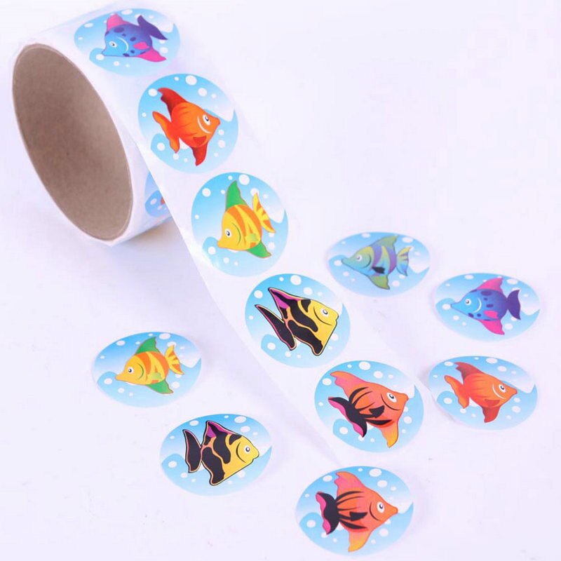 1 Roll(100PCS)/LOT pinguino adesivi di carta Ragazze regali di compleanno Per Bambini fai da te giocattoli Scuola Materna articoli di attività oggetti Decorativi di Favore: 100PCS fish