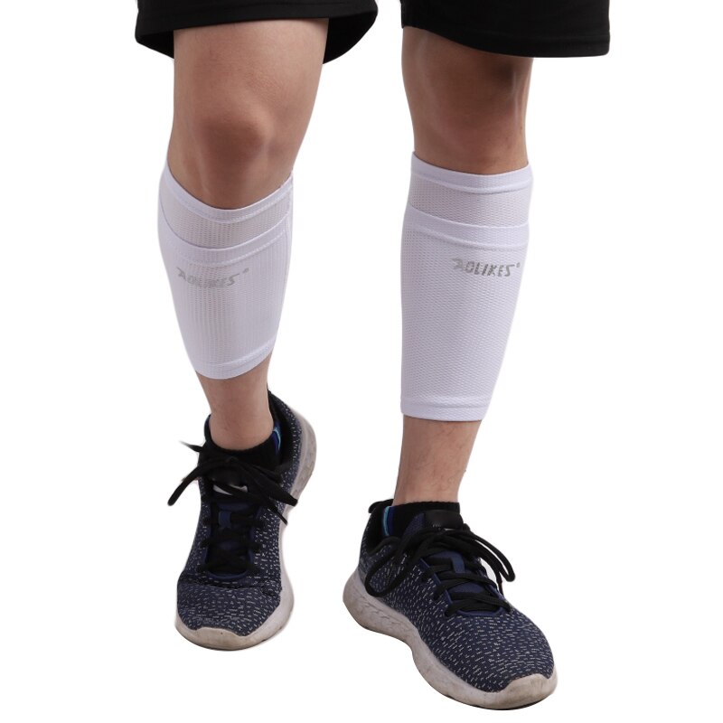 1 stk voksne børnefodboldbeskyttelsessokker med lomme til fodboldskinnebenet benærmer, der understøtter skinnebeskytter voksne fodboldsokker