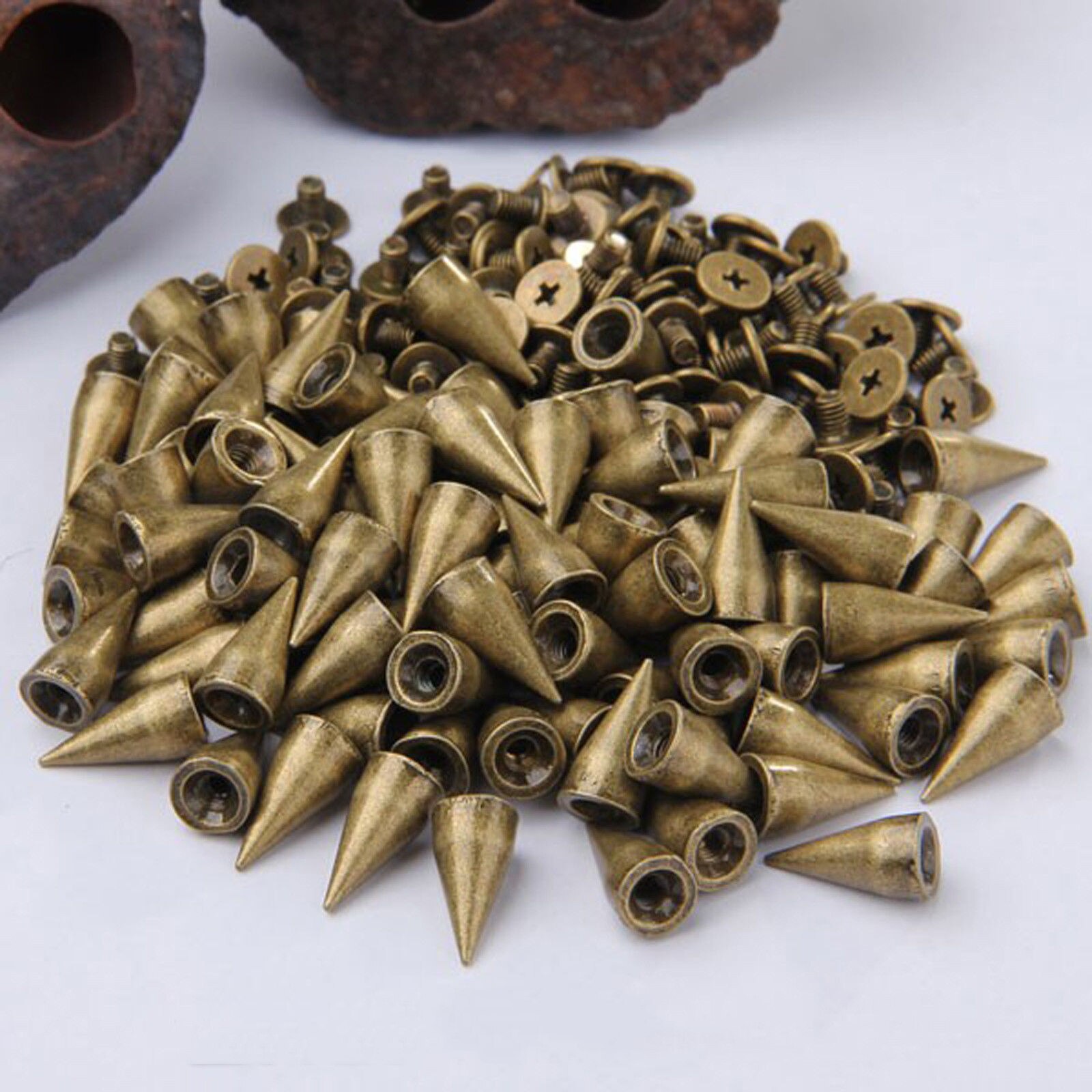 100 sets 14mm Brons Cone Spots Metal Studs Leathercraft Klinknagels Bullet Spikes Punk Spike Voor Kleding Tassen Riem Huisdier kragen