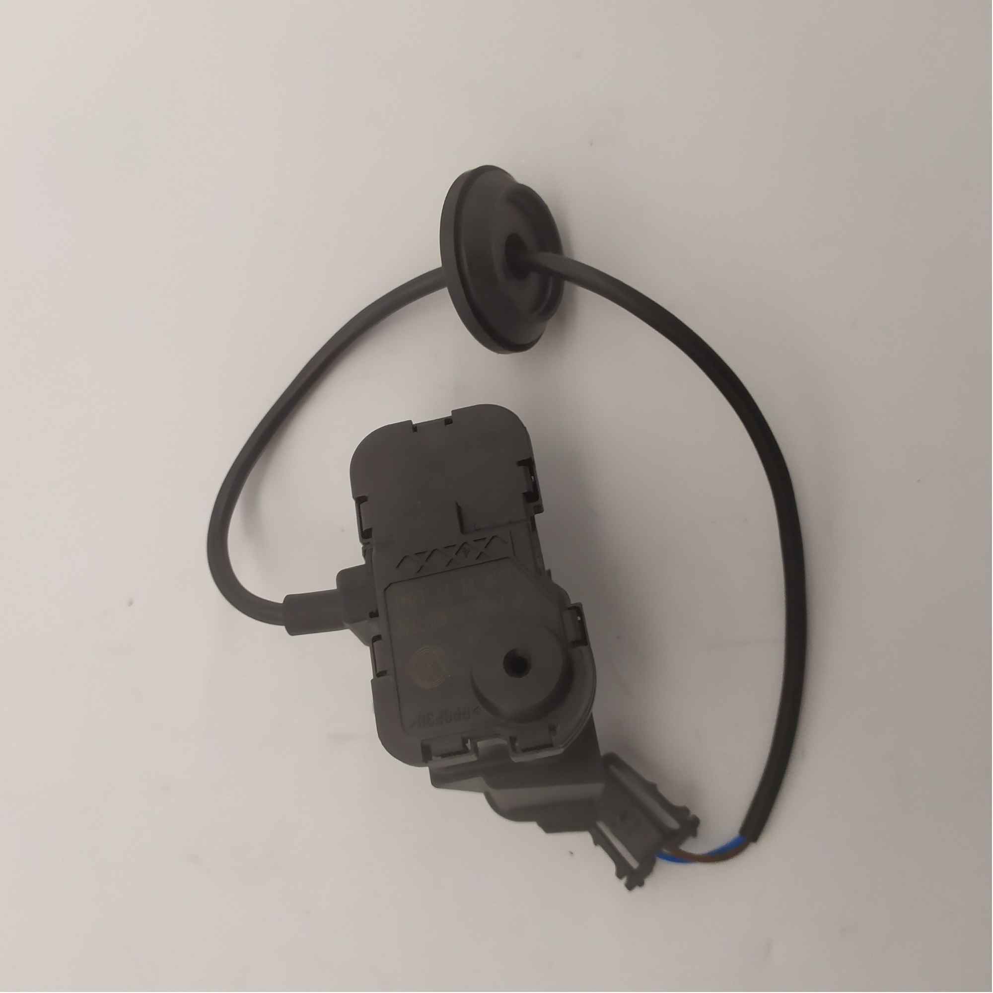 Good Fuel Filler Flap Lock Solenoid Motor For V W Skoda Superb OEM: 3T0810773 3T0 810 773