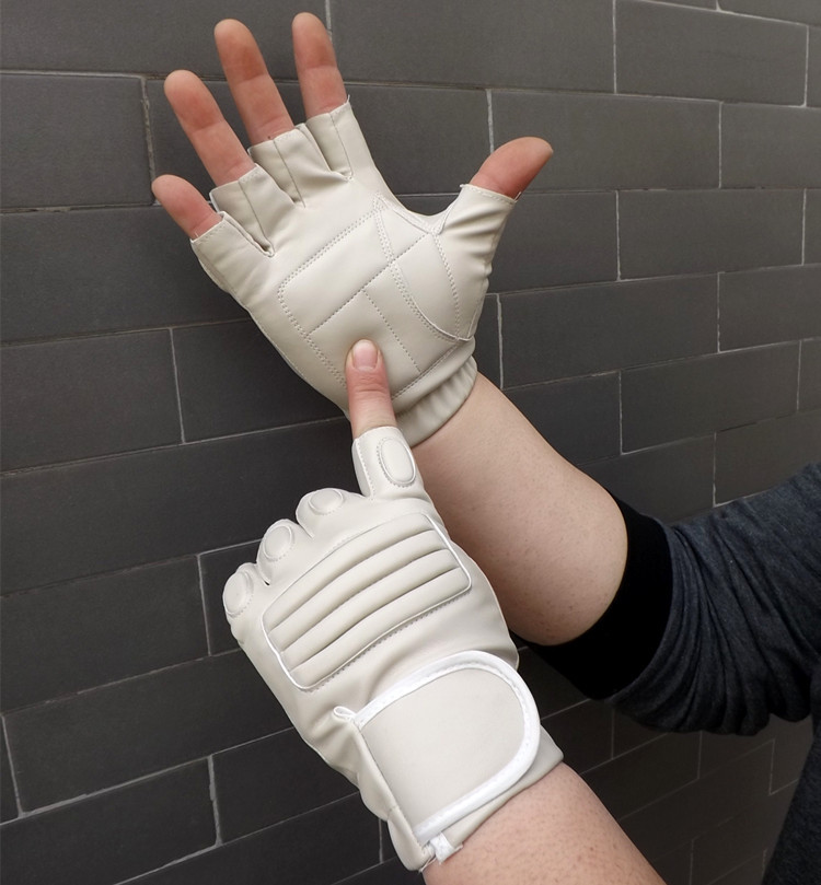 Half Fingers Adult Taekwondo Gloves Training Boxing Gloves Sanda MMA Karate Muay Thai Tae kwon do Protector Sport Glove