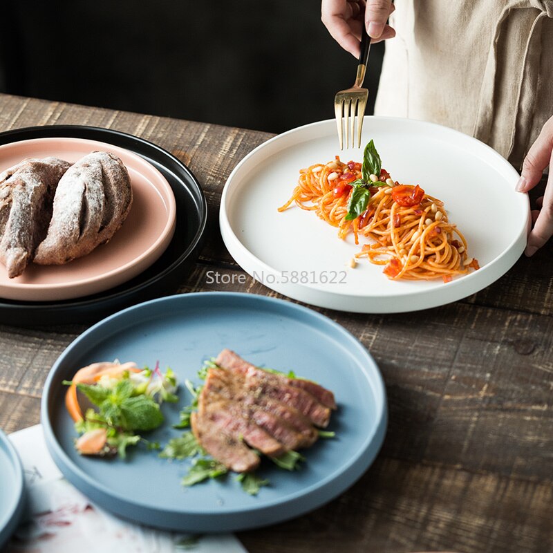 Assiette ronde créative en céramique, plateau ménager vert foncé mat, vaisselle nordique rose en céramique, assiette alimentaire occidentale pour Steak