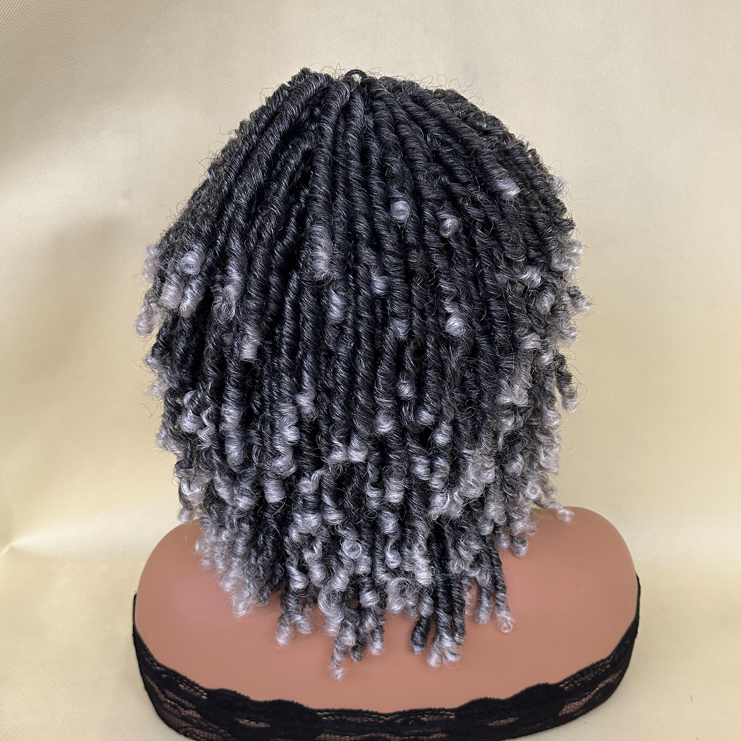 Peluca corta de rastas para mujeres negras, pelucas Afro rizadas, sintéticas, resistentes al calor, transpirables, trenzas de pelo sintético: T1B / gris claro