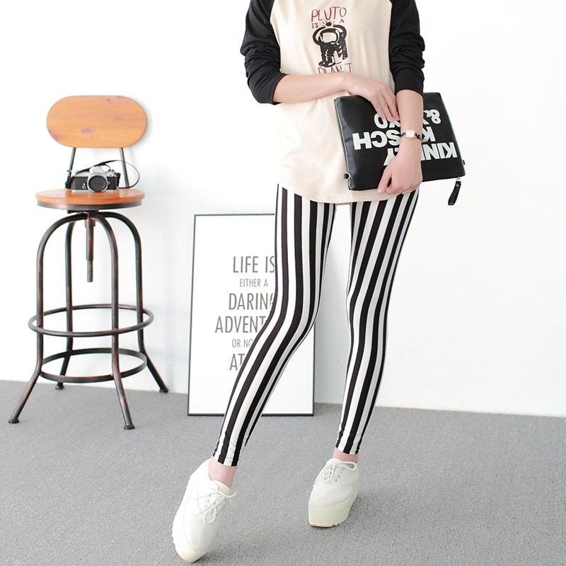 Negro y blanco Vertical rayas impresas mujeres Leggings Casual elasticidad tobillo-longitud pantalón Mujer Fitnes Legging