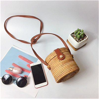 Women Vintage Beach Straw Bag Ladies Handmade Woven Rattan Messenger Handbag Summer Bali Bohemian Crossbody Shoulder Bags: P