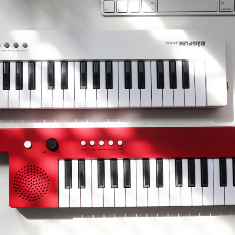 Mini guitare électronique Rechargeable de 37 touches, Piano pour enfants avec sangle et Microphone, d&#39;éveil Musical