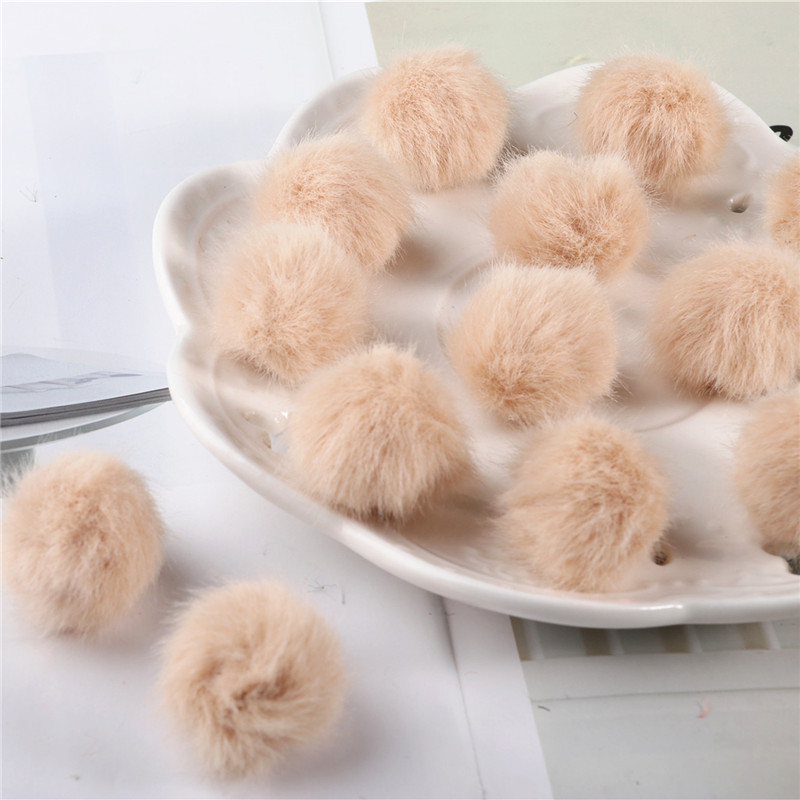12 Stks/partij 17 Kleuren 2.5Cm Nertsen Pompoms Bont Ballen Voor Naaien Op Gebreide Sleutelhanger Sjaal Schoenen Hoeden Bont Diy ambachten Haaraccessoires: 9 Beige