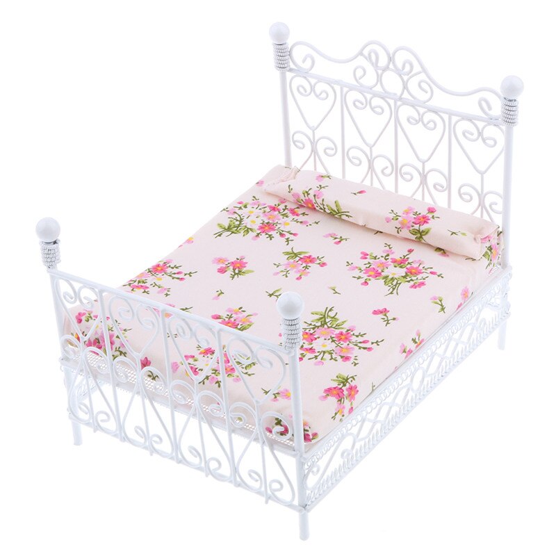 1: 12 dukkehus miniature soveværelse møbler metal seng med madras tilbehør legetøj: Hvid